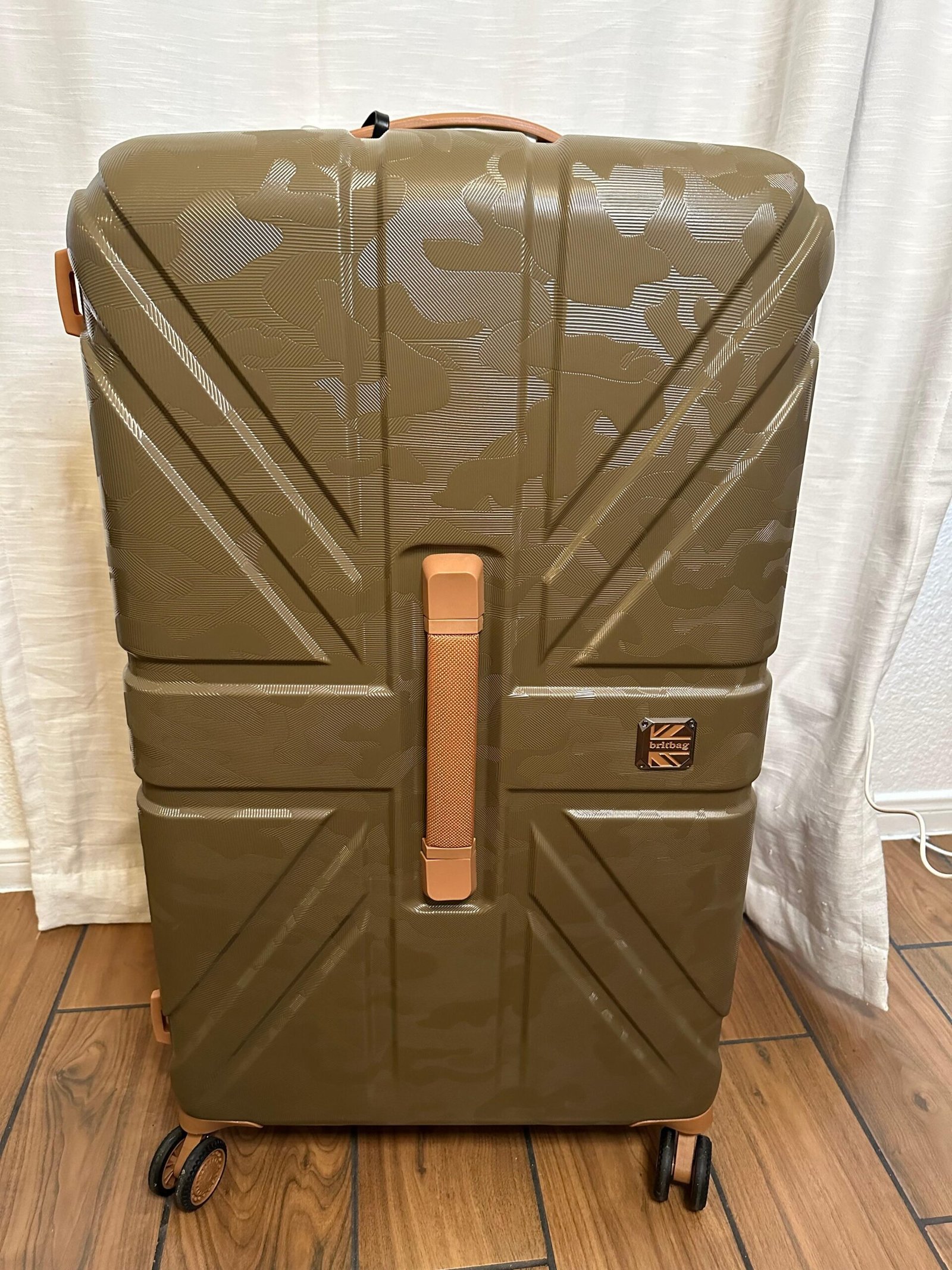 BritBag Stonesfield hardshell suitcase